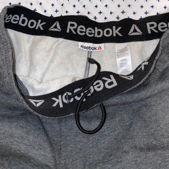 Reebok - Picture 3 of 4